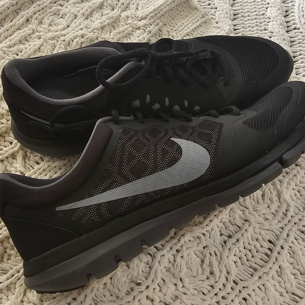 Men's Nike Shoe